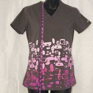 Ⓜ️📘New Balance scrub top